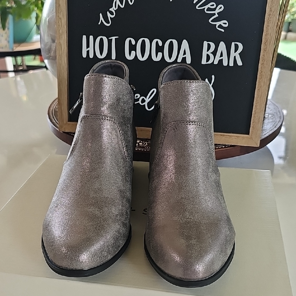 Sun Stone Adeline EP Metallic Ankle Boots. Size 8M